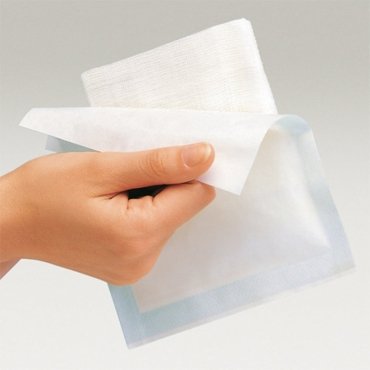 Compresa chirurgicala, sterila, din material netesut,  20 X 20 cm